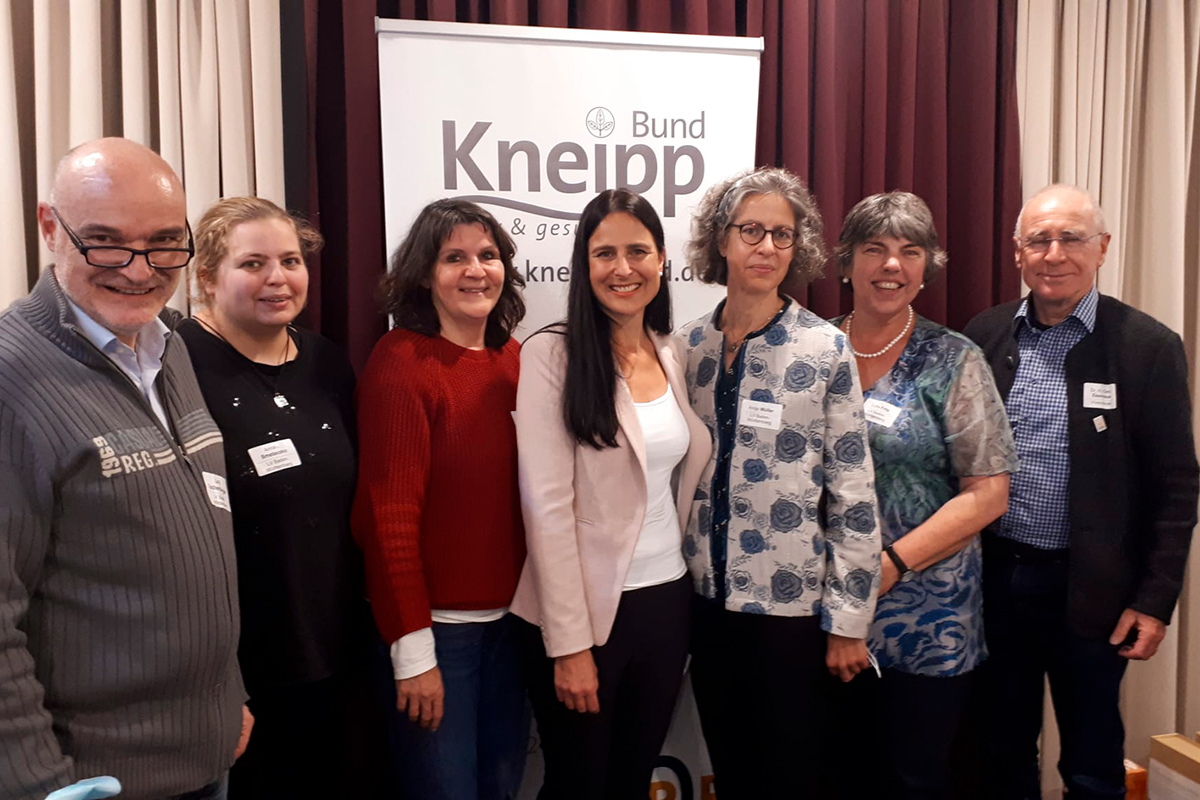 Von li nach rechts: Lars Kochenburger (Landesvorstand und KV Heilbronn), Annika Smetaczko (KV Schorndorf), Margarete Schulz (Landesvorstand und KV Ellwangen), Christiana Haubrich, Präsidentin, Antje Müller (Kassenprüferin und KV Tübingen), Doris Fritz (Stellv. Landesvorsitzende und KV Schorndorf), Dr. med. H.-Georg Eisenlauer (Vizepräsident, Landesvorstand und KV Aulendorf).